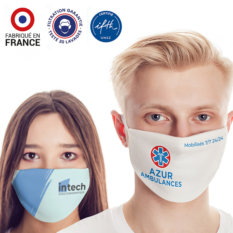 deux jeunes gens portant des masques personnalisés uns2 made in france