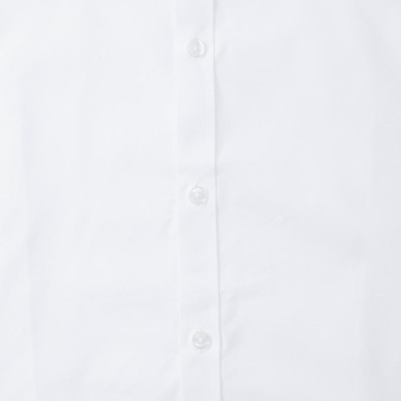 détail de la chemise, boutons de devant